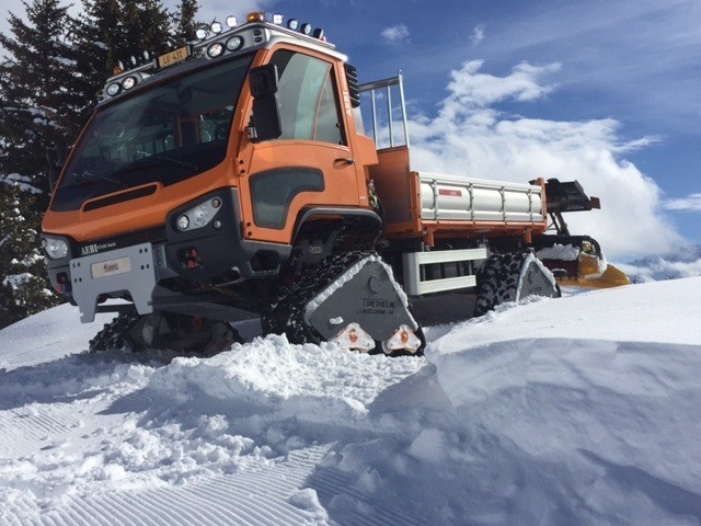 Aebi vt450 Vario z gosenicami